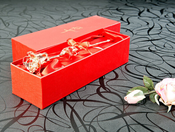 Écrin cadeau élégant avec intérieur en tissu rouge