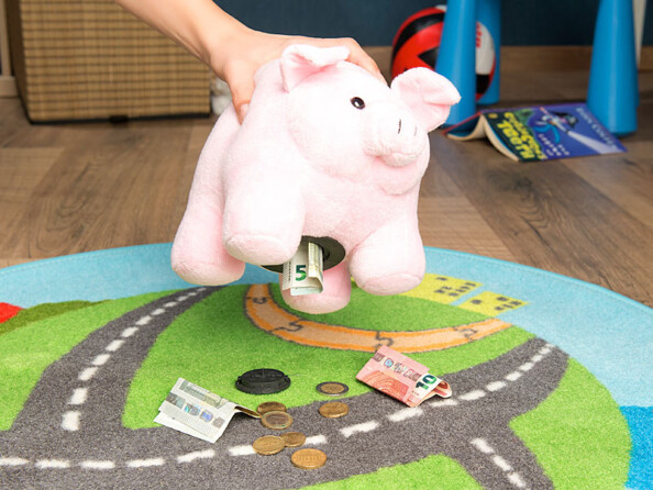 Tirelire cochon sonore en peluche