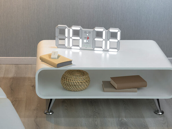 Pendule ED digitale radio-pilotée à luminosité variable avec fonction réveil