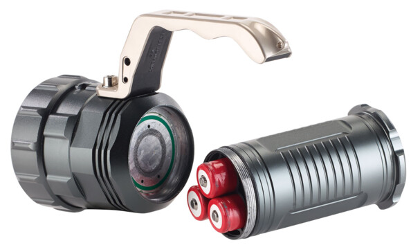 lampe torche led cree avec alimentation 3 accumulateurs AA kryolights