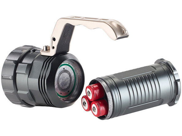 Lampe torche à LED CREE. 3 accumulateurs li-ion de type 18650 (1500 mAh, 3,6 V,