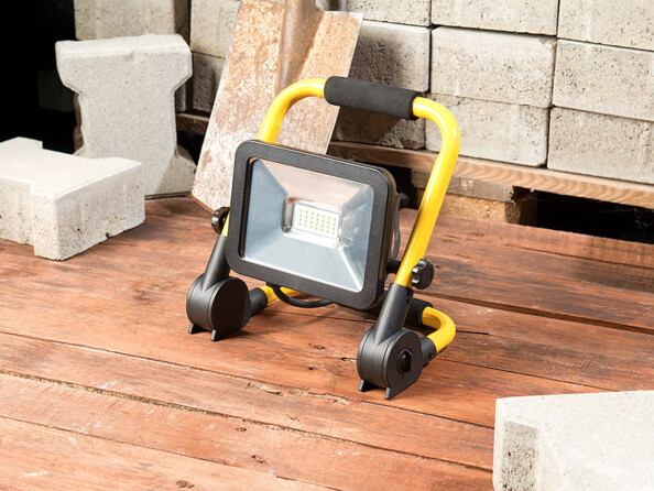Projecteur de chantier LED professionnel 20 W - 1800 lm