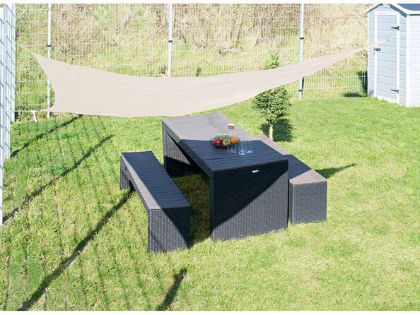 Protection solaire triangulaire pour balcon