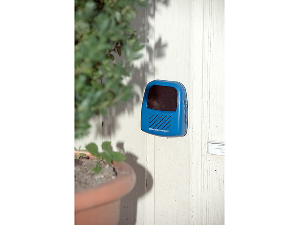 Anti-nuisibles à ultrasons,fixé sur un mur