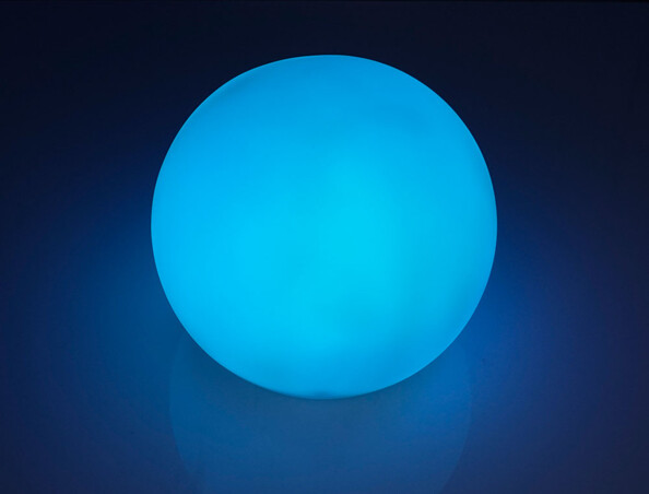 Boule lumineuse à LED multicolores (Reconditionné)