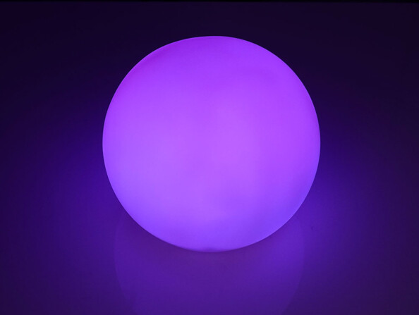 Boule lumineuse à LED multicolores (Reconditionné)