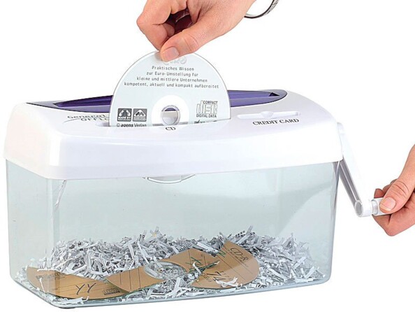 Destructeur multifonction (CD / cartes de crédit / papier)