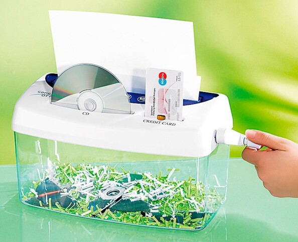 Destructeur multifonction (CD / cartes de crédit / papier)