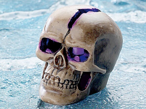 Lampe décorative crâne "Crackhead" . Finition détaillée avec aspect patiné