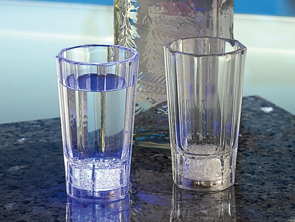 2 verres à schnaps lumineux