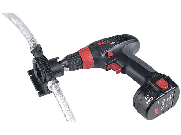 Pompe universelle pour perceuse rapide et efficace par AGT