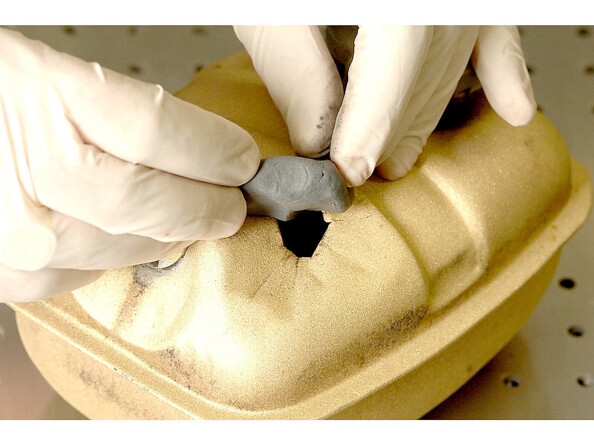 Mastic de réparation extrêmement résistant à la chaleur et au froid