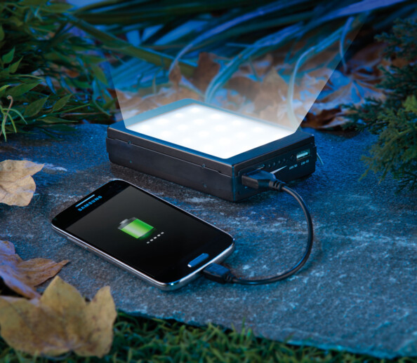 Batterie d'appoint solaire 11000 mAh PB-110.s avec lampe de camping