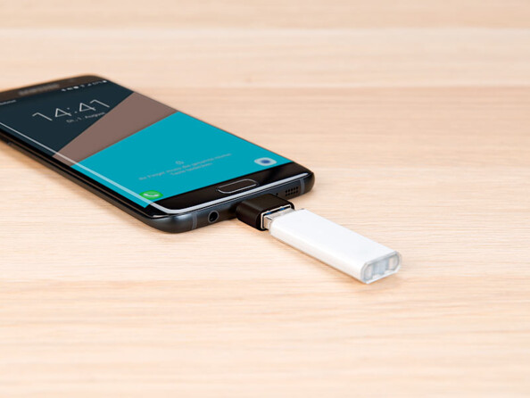 Adaptateur avec prise USB A pour connecteur Micro-USB, par Pearl