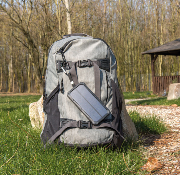 Batterie de secours solaire 12000 mAh avec 2 ports USB + mini lampe LED