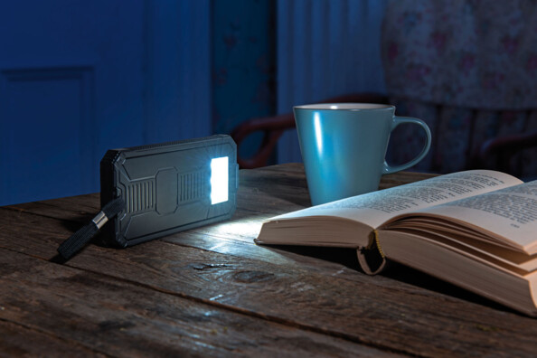 Batterie de secours solaire 12000 mAh avec 2 ports USB + mini lampe LED