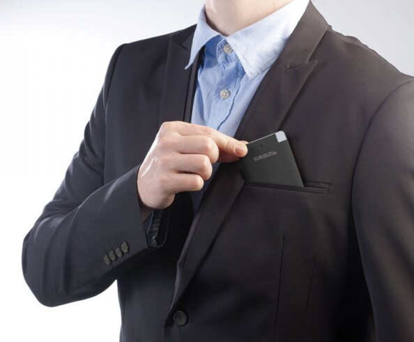 Batterie de secours 2500 mAh format carte bancaire - Micro-USB