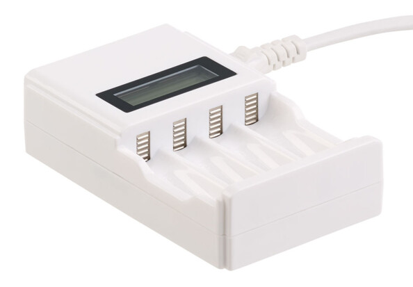 Chargeur rapide pour 4 accumulateurs NiMH/NiCd avec écran LCD