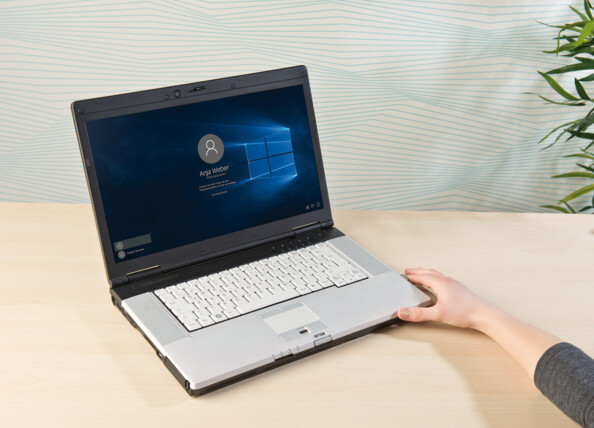 Rapide et facile à installer : Sous Windows 10, le stick fonctionne en Plug and Play. Insérez-le et allez-y ! Pour Windows 7, 8 et 8.1, installez le pilote approprié en quelques clics pour ce scanner à empreintes