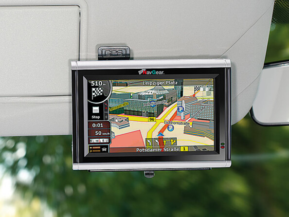 Une pince pour votre GPS sur le pare-soleil