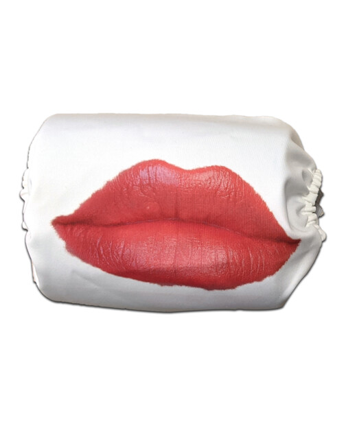 Masque barrière amusant avec une bouche dessinée dessus.