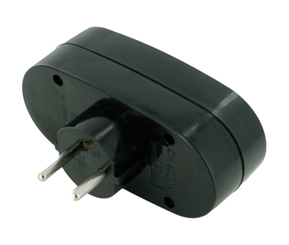 Adaptateur avec 2 prises secteur et interrupteur de la marque Chacon.