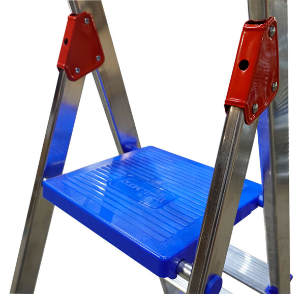 Échelle en aluminium avec 6 marches