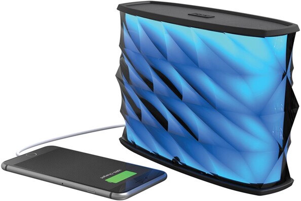 Rechargez vos appareils mobiles grâce au port USB de l'enceinte bluetooth IBT85.