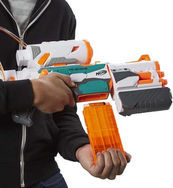 Chargeur de Nerf Tri-Strike B5577 avec magasin pour 10 fléchettes en mousse.