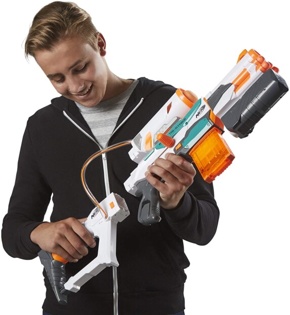 La crosse amovibles qui permet d'activer le lance-missile du Nerf Tri-Strike B5577.