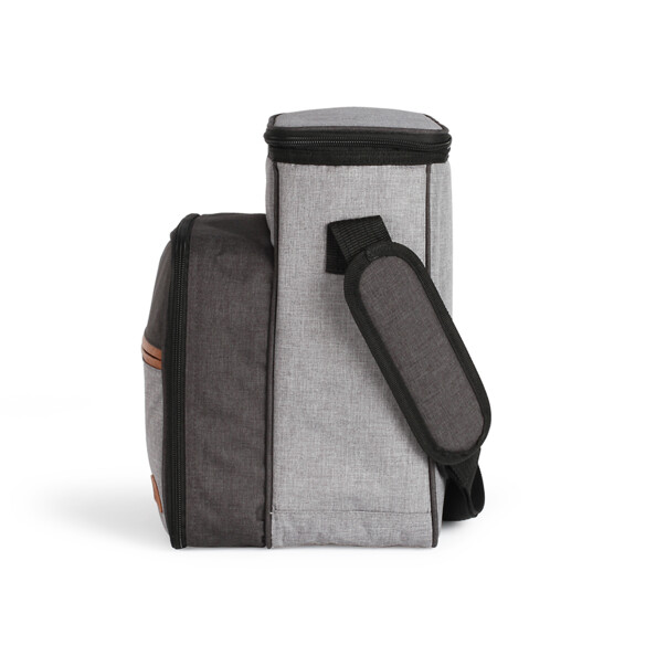 Un sac de pique-nique compact pour 4 personnes.