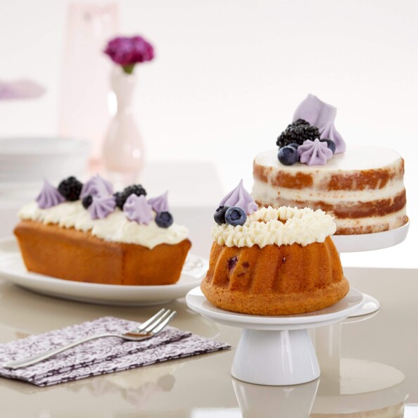 Pâtisseries moulées dans les moules à charnière Dr. Oetker.