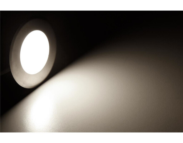 Mise en situation du spot LED encastrable Mc Shine couleur blanc naturel.