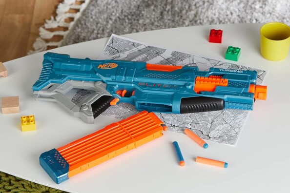Blaster motorisé Nerf Turbine CS-18 avec chargeur et fléchettes