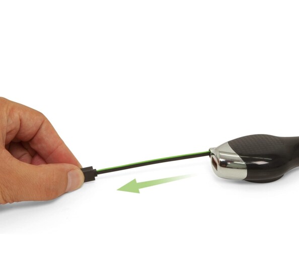 Chargeur allume-cigare avec câble rétractable USB-C et port USB-A