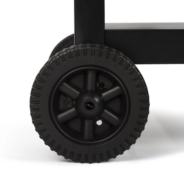 Zoom sur l'une des deux roues du chariot de support pour plancha