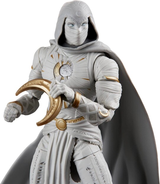 Moon Knight de la série Disney+ avec son arme à thématique lunaire