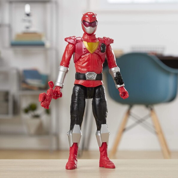 FIGURINE POWER RANGERS rouge BEAST MORPHERS DE 30 CM vue dans un salon