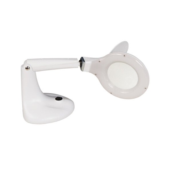 Mise en situation de la Lampe loupe ''LL-56'' 15 LEDs, 570 lumens, loupe 3 dioptries