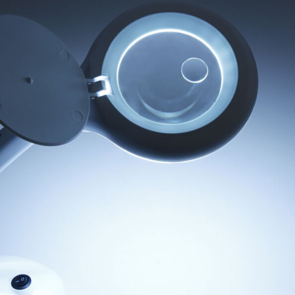 lampe loupe de table à led 3 dioptries