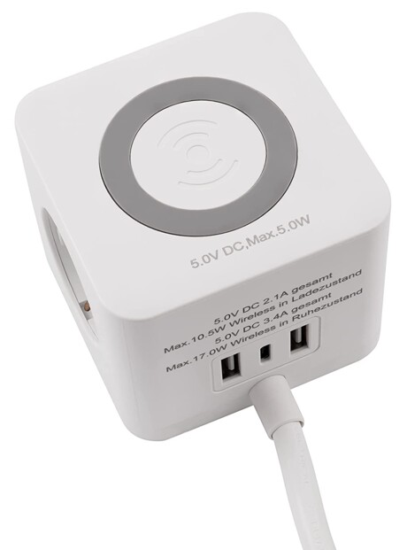 Vue du dessus et vue arrière de la multiprise cubique avec chargeur Qi rond sur le dessus et 2 ports USB-A et 1 port USB-C à l'arrière, en dessous des spécifications techniques