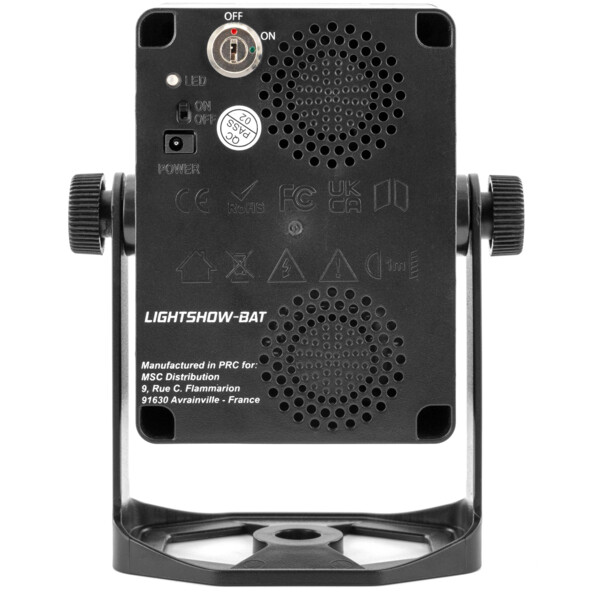 Arrière du projecteur laser avec serrure pour mise en marche/arrêt sécurisé par clé, deux grilles de ventilation, prise d'alimentation DC et interrupteur ON/OFF