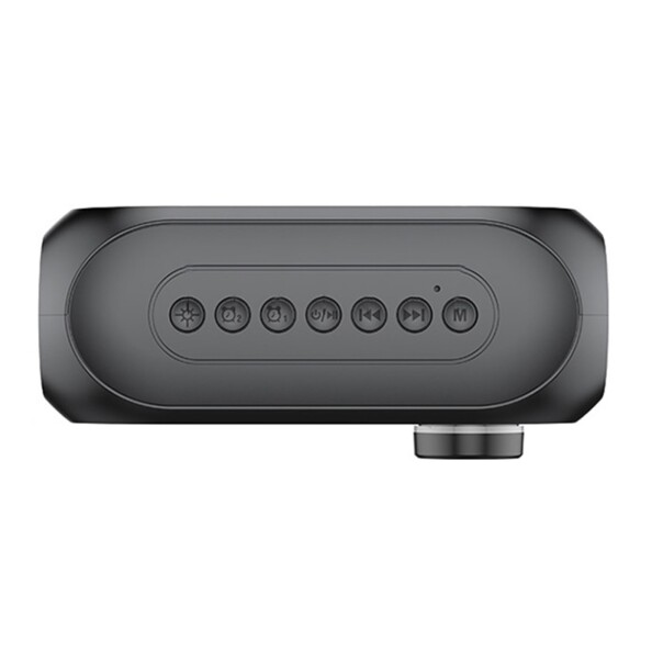 Dessus de l'enceinte bluetooth et radio-réveil avec 7 boutons de commande et molette du tuner visible sur la face avant