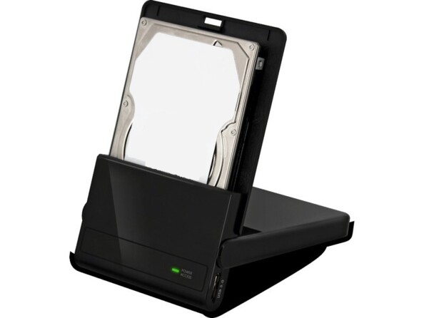 Utilisation du boîtier coloris noir comme station d'accueil pour un disque dur inséré