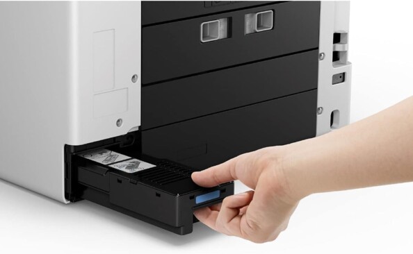 Remplacement à la main de la cartouche de maintenance d'une imprimante jet d'encre de la gamme Canon Maxify