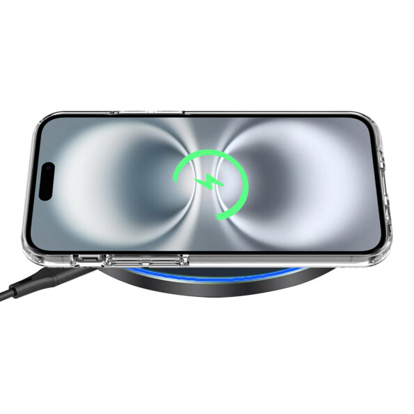 Chargement sans fil d'un iPhone avec coque MagSafe en cours sur une station de chargement à induction