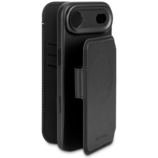 Vue semi-ouverte des diverses couches de protection de l'étui folio