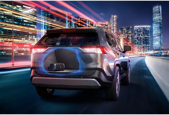 Montage du caisson de basse JBL BassPro Go dans le coffre d'une voiture