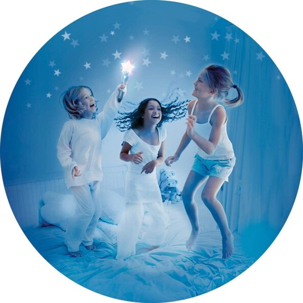 3 filles en actiion pour attraper les étoiles lumineuses