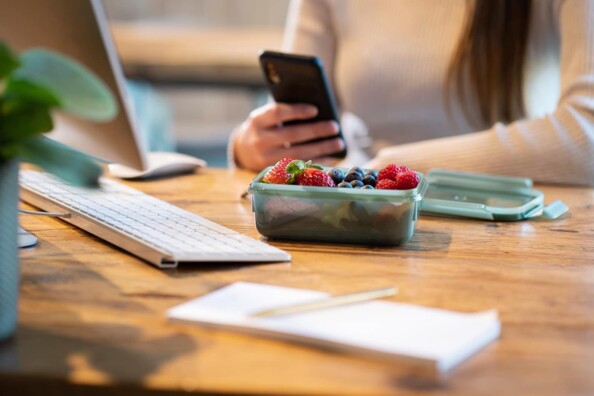 Boîte hermétique Tefal sur table de travail